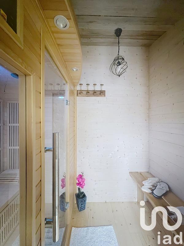 Maison - 180 m² - 7 pièces