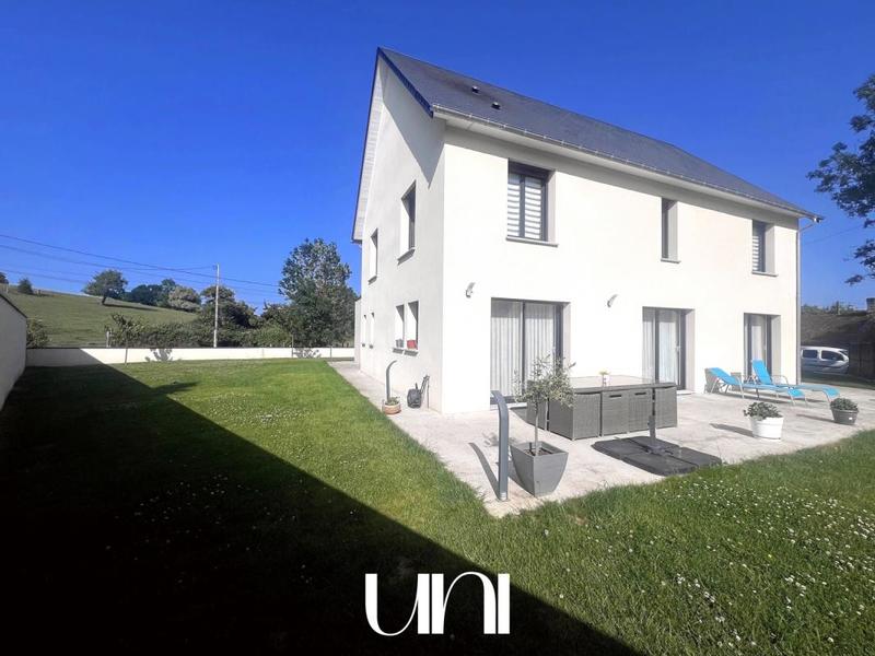 Maison - 200 m² - 7 pièces