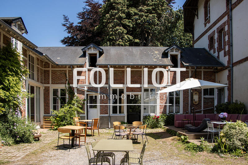 Maison - 357 m² - 15 pièces