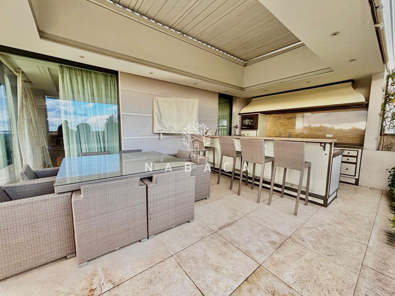 Appartement - 218 m² - 2 pièces