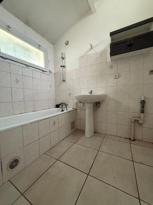 Maison - 90 m² - 3 pièces