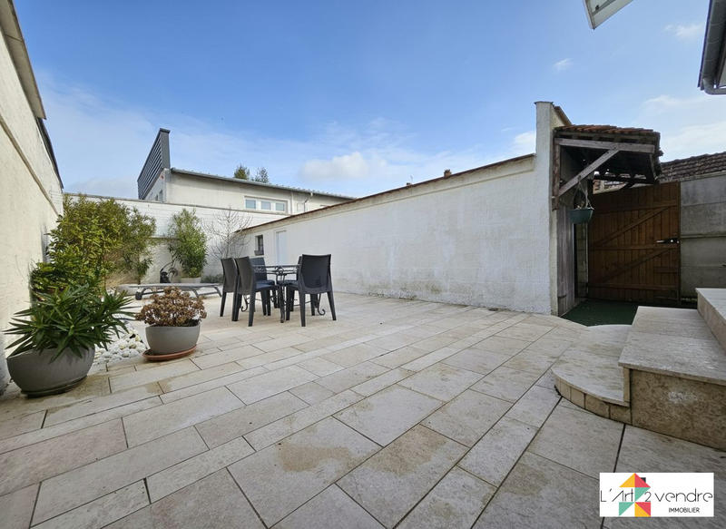 Maison - 92 m² - 4 pièces