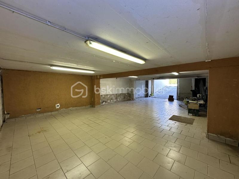 Maison - 207 m² - 7 pièces