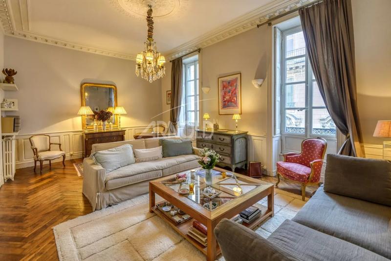 Appartement - 108 m² - 4 pièces