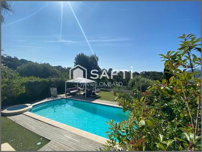 Villa - 356 m² - 10 pièces