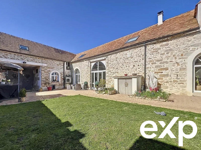 Maison - 285 m² - 8 pièces