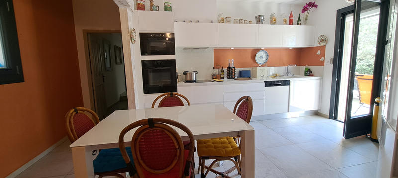 Maison - 180 m² - 6 pièces