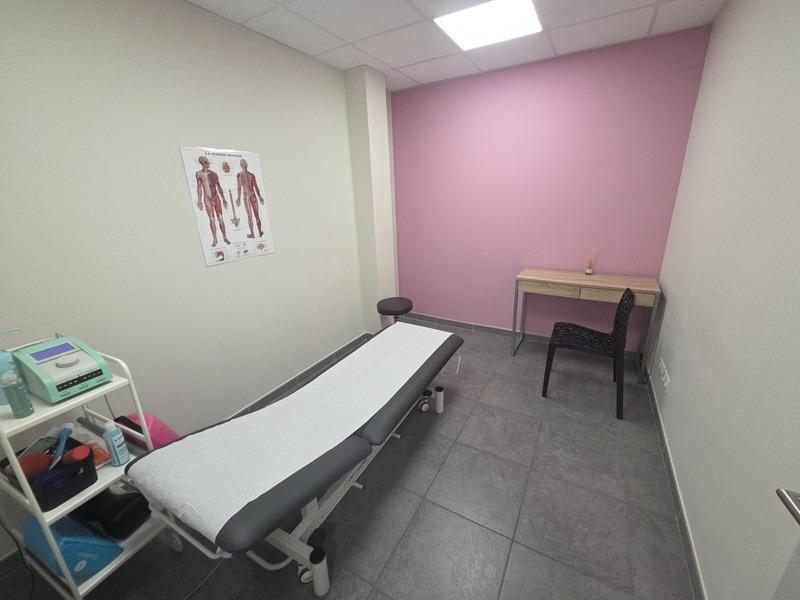 Local d'activité / Entrepôt - 91 m² - 7 pièces