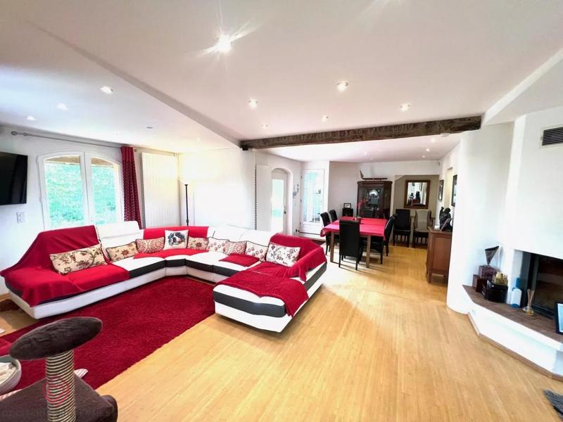 Propriété - 390 m² - 8 pièces
