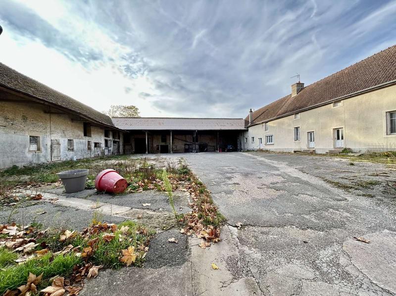 Maison traditionnelle - 200 m² - 8 pièces