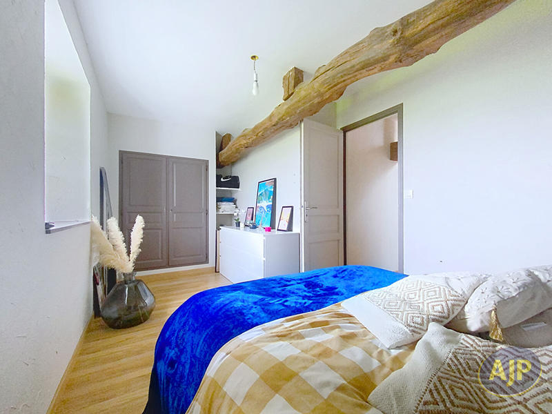 Maison - 215 m² - 8 pièces