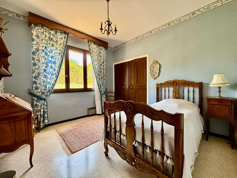 Maison - 264 m² - 9 pièces