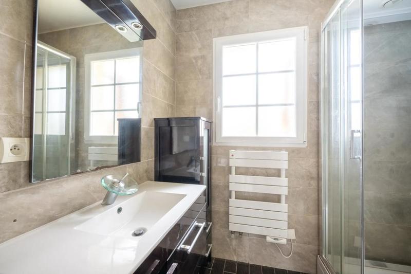 Maison - 143 m² - 6 pièces