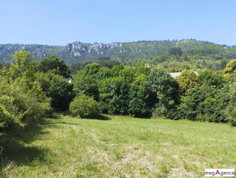 Terrain constructible - 3 096 m²