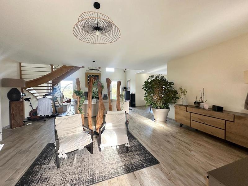 Maison - 172 m² - 5 pièces