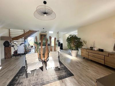 Maison - 172 m² - 5 pièces