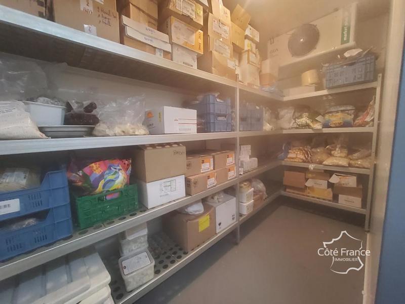 Local d'activité / Entrepôt - 208 m²