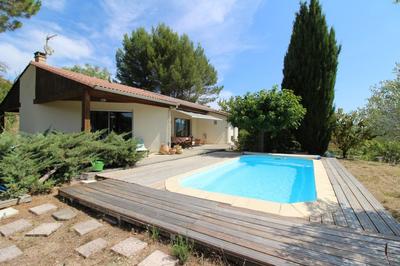 Villa - 958 m² - 4 pièces