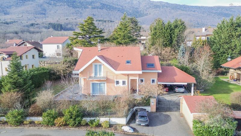 Maison - 190 m² - 6 pièces