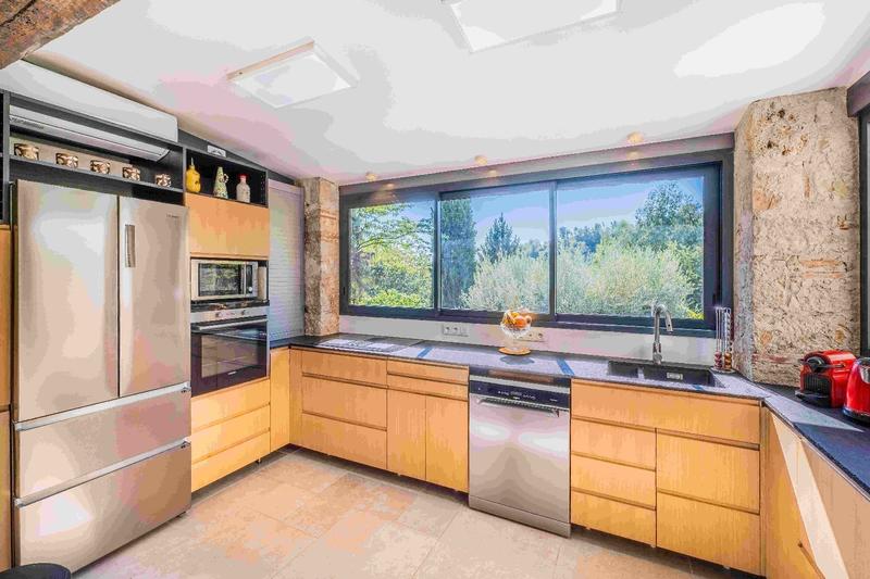 Maison - 253 m² - 9 pièces