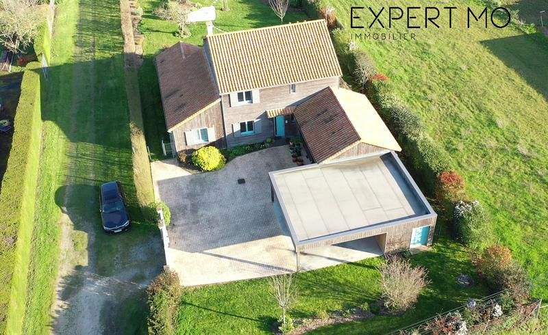 Maison - 200 m² - 8 pièces