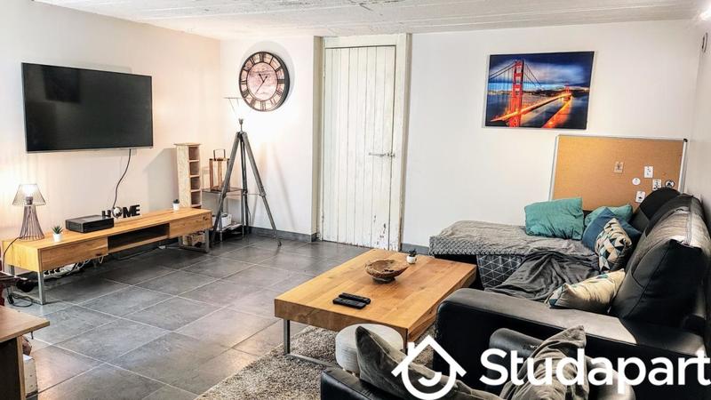 Chambre - 140 m² - 1 pièce