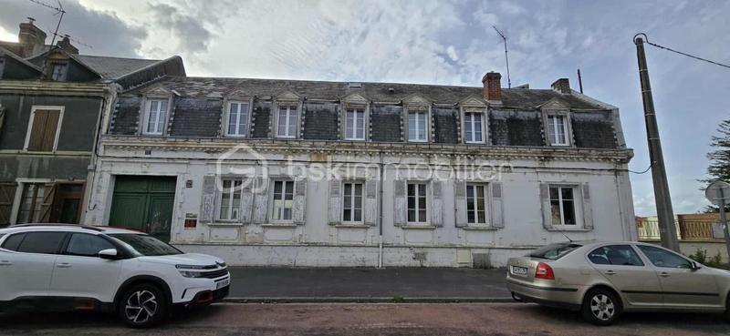 Maison - 285 m² - 9 pièces