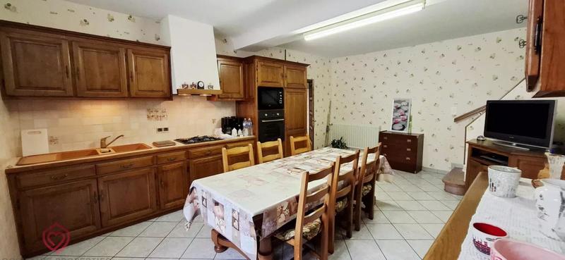 Maison de village - 227 m² - 9 pièces