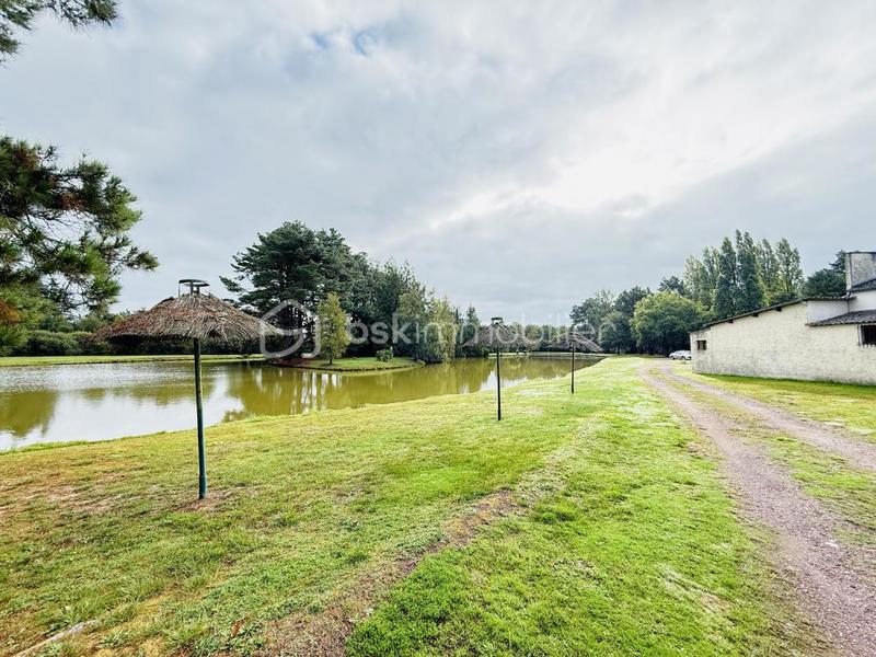 Maison - 380 m² - 4 pièces