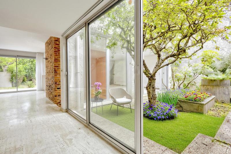 Maison - 280 m² - 9 pièces