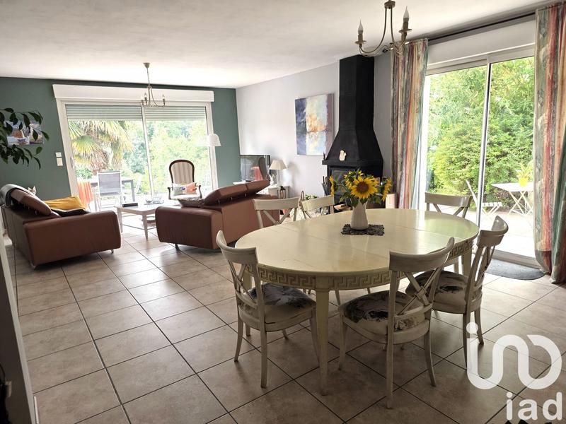 Maison - 213 m² - 7 pièces