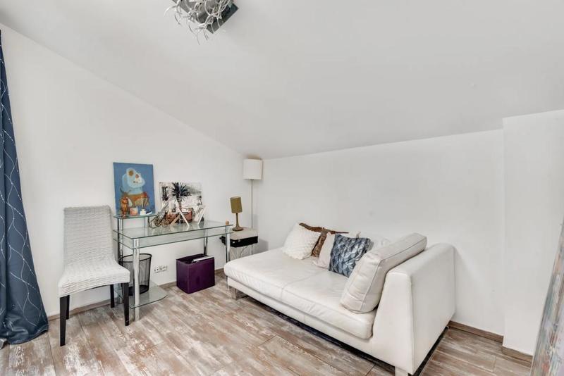 Maison - 225 m² - 7 pièces