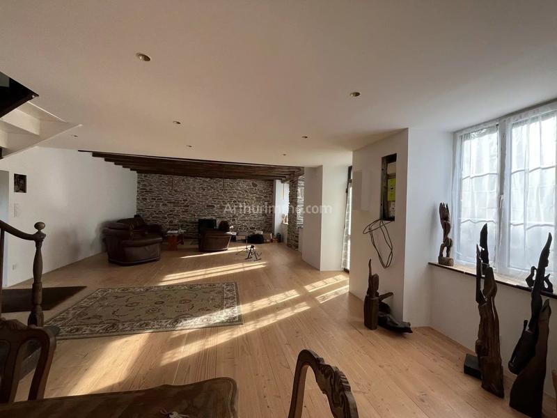 Maison - 179 m² - 6 pièces