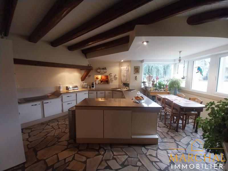 Maison - 207 m² - 7 pièces