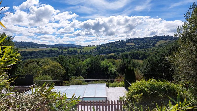 Maison traditionnelle - 238 m² - 10 pièces