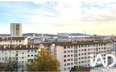 Appartement - 127 m² - 6 pièces