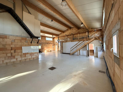 Local d'activités - 240 m²