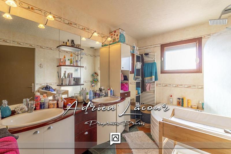 Maison - 150 m² - 8 pièces