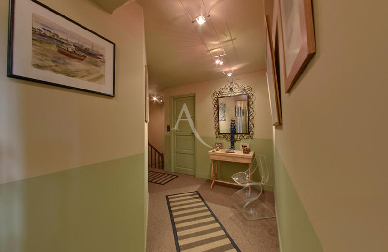 Maison - 207 m² - 6 pièces