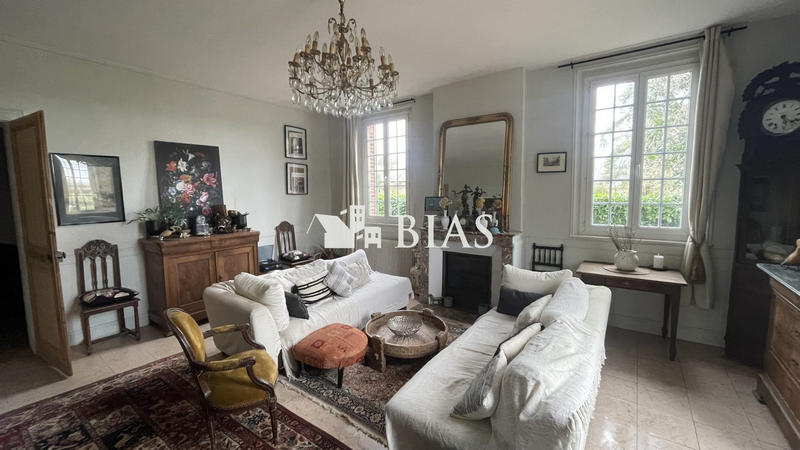 Maison ancienne - 260 m² - 11 pièces