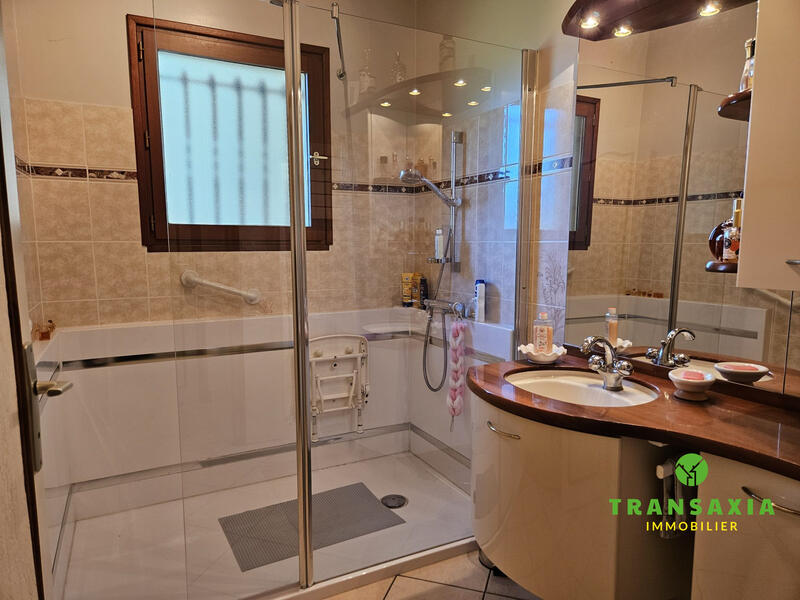 Villa - 180 m² - 6 pièces