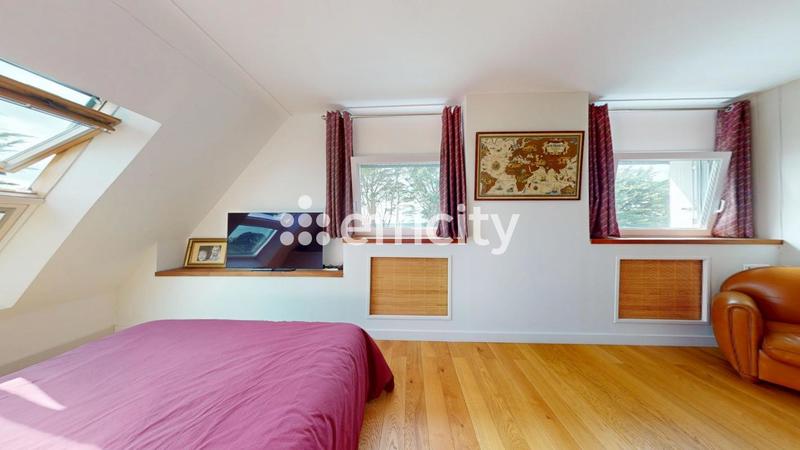 Maison - 174 m² - 6 pièces