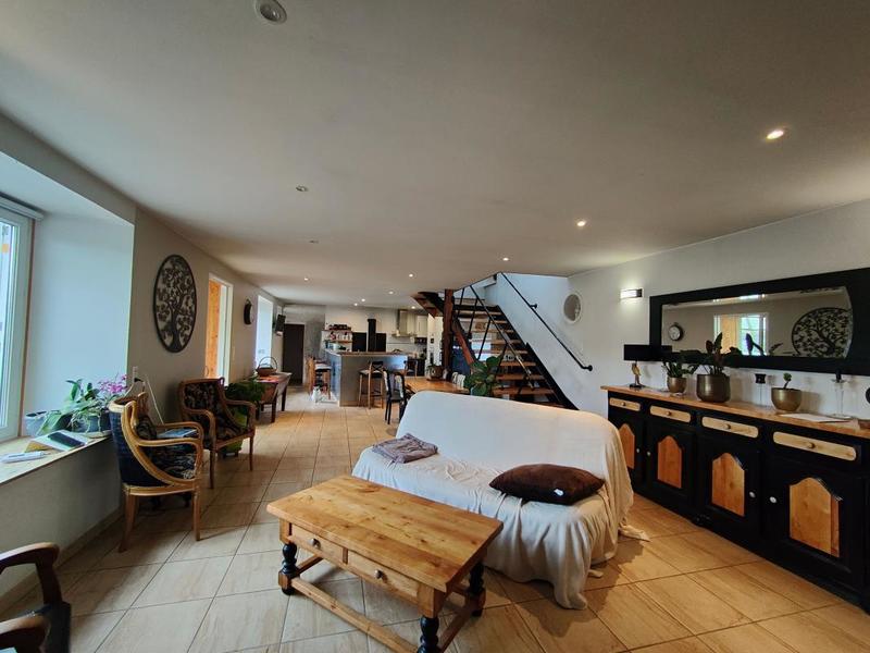 Maison - 162 m² - 3 pièces