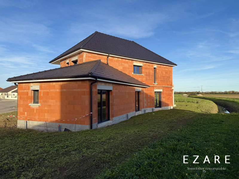 Maison - 220 m² - 6 pièces