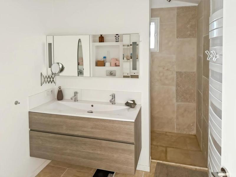 Maison - 230 m² - 11 pièces