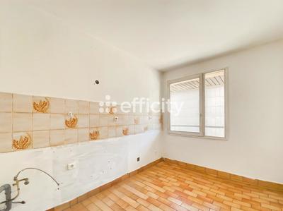 Appartement ancien - 92 m² - 4 pièces