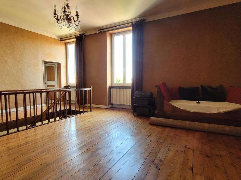 Maison de village - 315 m² - 7 pièces