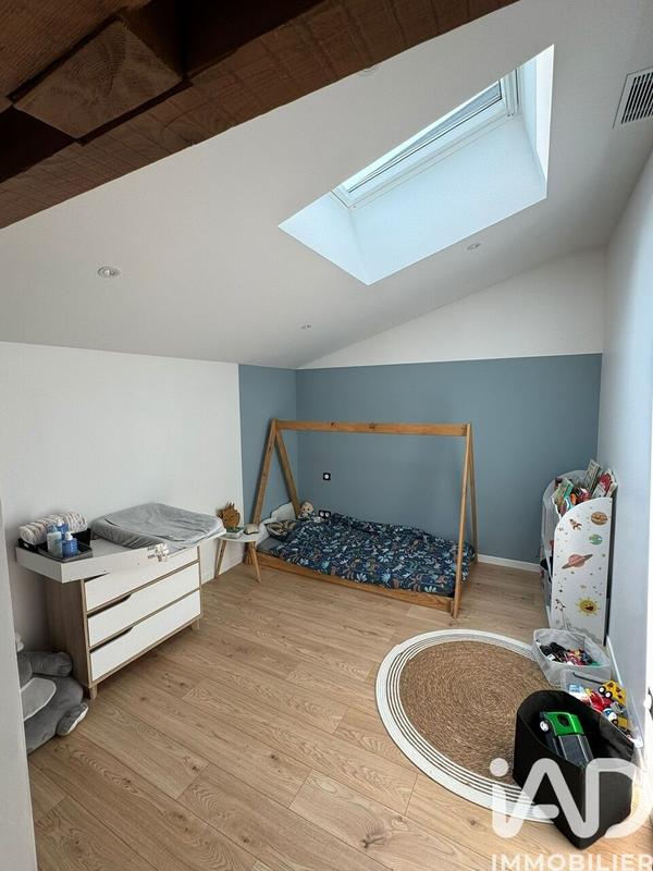 Maison - 203 m² - 7 pièces