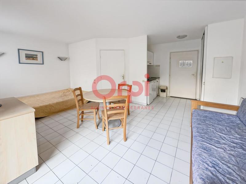 Studio - 25 m² - 1 pièce