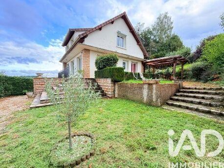 Maison - 141 m² - 8 pièces